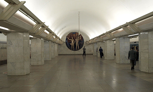 Женщина погибла на станции метро «Полянка»