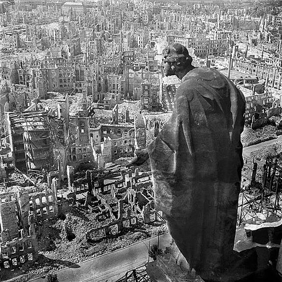 Руины Дрездена после Второй мировой.  