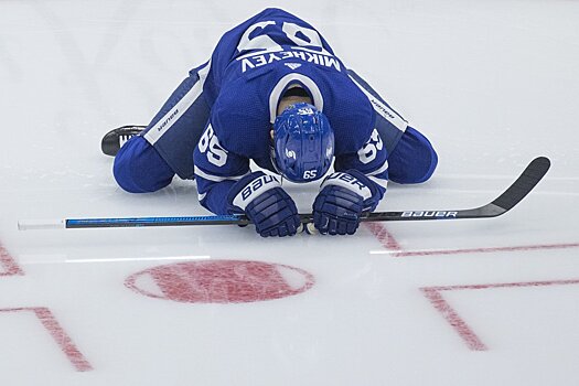 Российский нападающий «Торонто» Илья Михеев получил травму перед началом сезона НХЛ, видео
