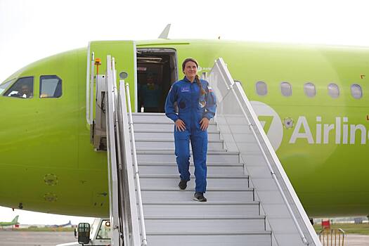 Космонавтка Анна Кикина прилетела в Новосибирск