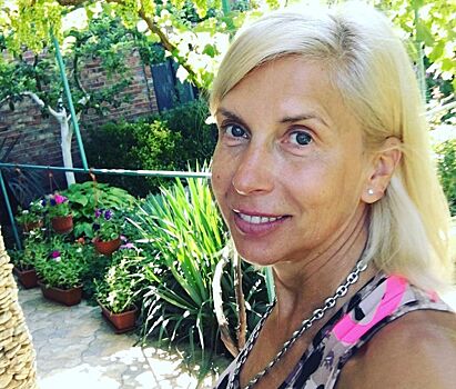В Сети обсуждают фото звездной мамы Алены Свиридовой в купальнике