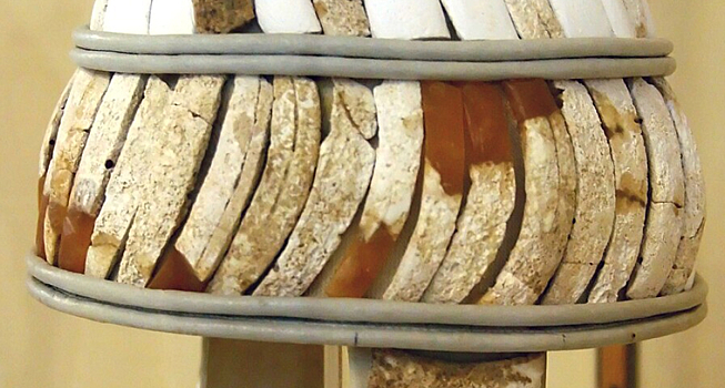 Обнаружен необычный шлем из клыков кабана возрастом 3500 лет