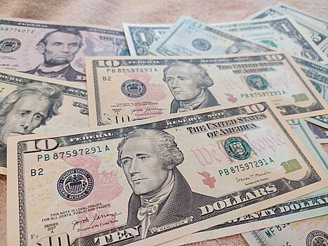 В США заявили об утрате долларом статуса лидирующей валюты в мире