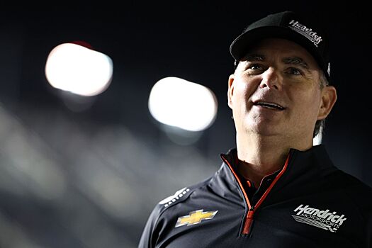 Экс-чемпион NASCAR Cup Series пообещал помочь Тому Крузу с продолжением фильма о гонках