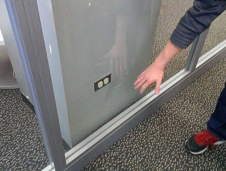 Розетка, которой невозможно воспользоваться.