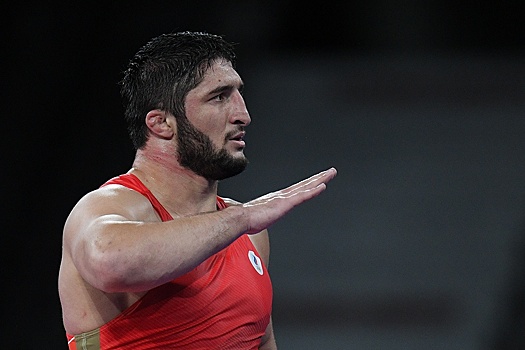 Двукратному чемпиону ОИ борцу Садулаеву отказали во въезде на ЧЕ в Румынию
