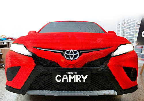 500 000 кубиков Lego превратили в Toyota Camry