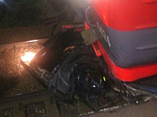 ivbg.ru публикует эксклюзивные фото столкновения легкового автомобиля и электропоезда в Ленобласти