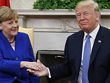 Меркель вступилась за обиженных Трампом демократок