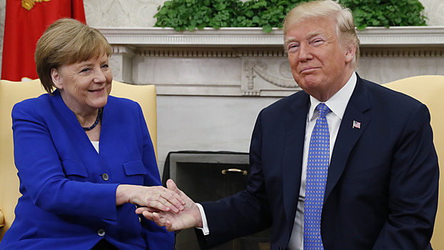 Меркель вступилась за обиженных Трампом демократок