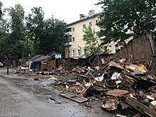 Деревянные сараи сносят на улице Провиантской