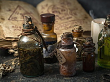 Сотни загадочных «ведьминых бутылок» обнаружили на пляжах в США