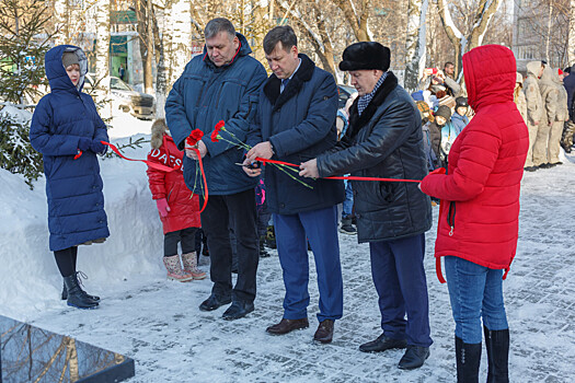 Памятник воинам-интернационалистам торжественно открыли в селе Запрудное Кстовского района