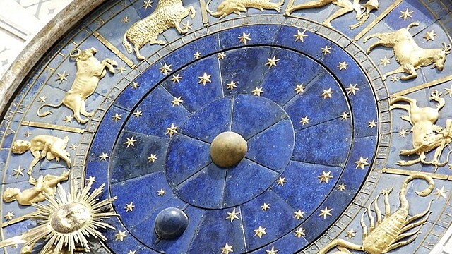 Астрологи назвали самый везучий знак в 2021 году