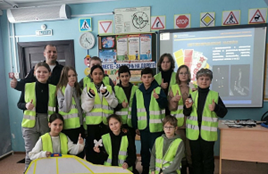 В Самарской области полицейские и общественники организовали для школьников познавательный мастер-класс и конкурс на знание Правил дорожного движения