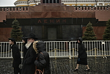 Политик считает, что мавзолей с телом Ленина надолго останется на Красной площади