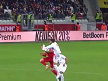 "Если бы это был официальный матч, то дали бы чистую красную карточку". Мелехин - о грубой игре иранца