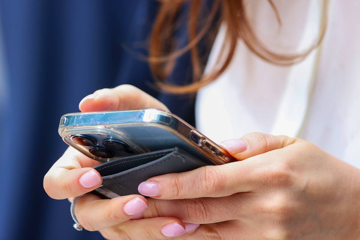 Россиян предупредили о новой схеме мошенников с фальшивым чат-ботом с Госуслуг