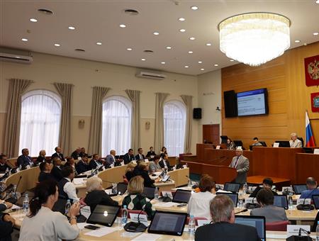 Геннадий Котельников: «Нужно мотивировать выпускников идти работать в реальный сектор экономики»