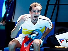 Медведев в четвертьфинале Australian Open, Россия досрочно выиграла Евротур, в биатлоне все плохо