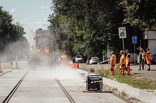 Александр Хинштейн проверил ход укладки трамвайных путей на Сумской