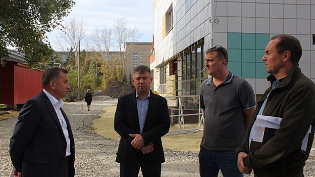 Министр призвал ускорить темп работ в кузнецкой поликлинике