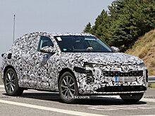 Audi SQ5 2025 щеголяет новым дизайном и выхлопной системой с четырьмя выхлопными трубами на первых фото