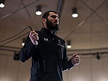 «Решил побегать с таким видом». Артур Бетербиев показал тренировку в зале