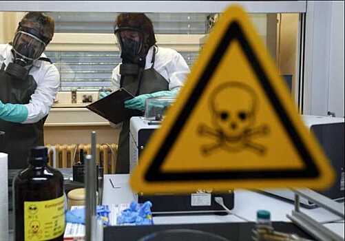 Обзор зарубежных СМИ: Украину превращают в биологическую бомбу