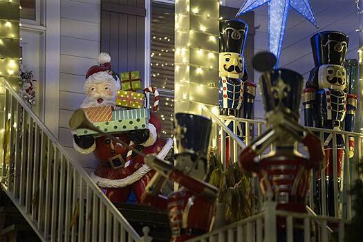 Россиянка описала Рождество в США словами «художественное безумие на участках»