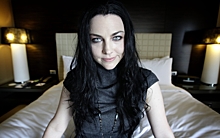 Было — стало: как изменились внешность, стиль и тело некогда сексуальной рокерши Эми Ли из группы Evanescence