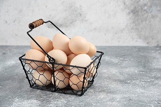 Эксперт рассказала, какие яйца опасно брать в магазине