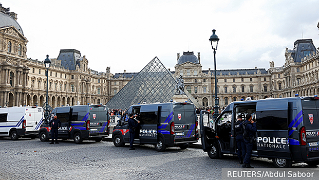 Ограбление Лувра разворачивает миграционную политику Франции