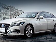 В автосалонах России нашли максимальную версию японского кросс-седана Toyota Crown