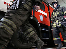 В Екатеринбурге возник пожар на складе