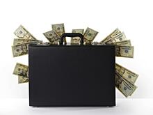 Окружение Зеленского воровало чемоданами: украинцы узнали, сколько весит полтора миллиона долларов