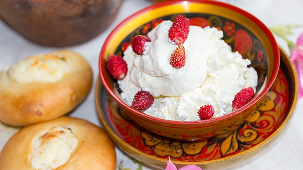 Врач Афинская назвала лучшую жирную еду на ночь, которая снимает напряжение