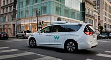 В Соединённых Штатах беспилотное такси Waymo застряло на дороге и сбежало от техподдержки