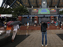 Российские теннисисты не смогли сыграть во второй день US Open из-за непогоды