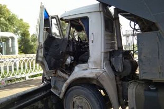 В НСО большегруз задавил молодого человека в темном