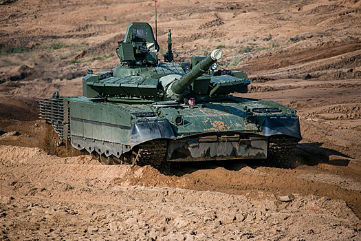 Морпехи в Приморье получили первые танки Т-80