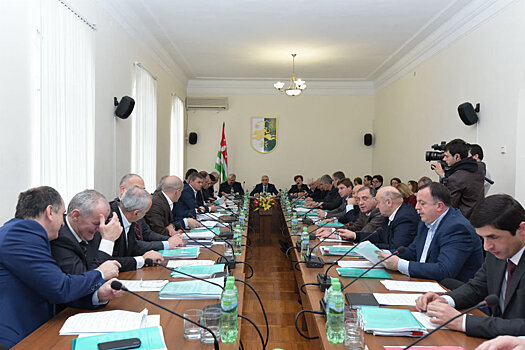 Топонимы и финансы: последняя сессия Парламента Абхазии пятого созыва