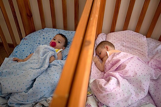 В России детей стали чаще отдавать в дома ребёнка
