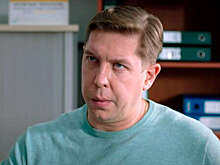 Актер "Солдат" Иван Моховиков вспомнил, что купил подделку у мошенника в Европе