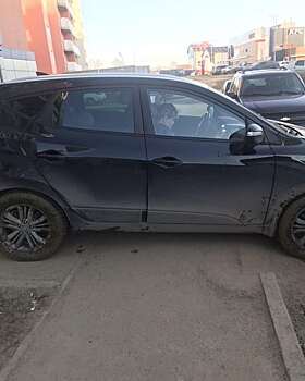 В Саратове автохамы паркуются прямо на тротуаре