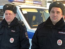 Вологодские полицейские спасли при пожаре двух человек 