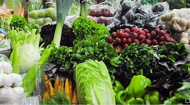 На Привокзальной площади продолжается борьба с нелегальной торговлей