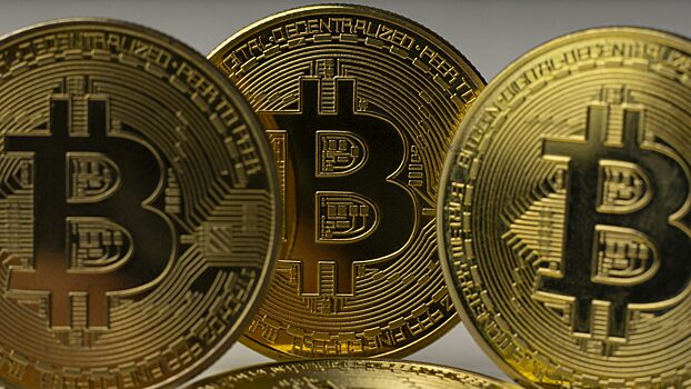 Биткоин вырос выше $93 тысяч после объявления Трампом о смягчении тарифов