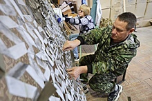 В Ростовской области плетут маскировочные сети для военных в зоне СВО