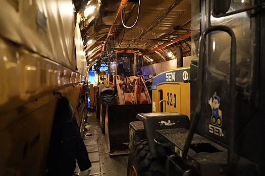 Первая партия техники для уборки снега поступила на Камчатку с Сахалина